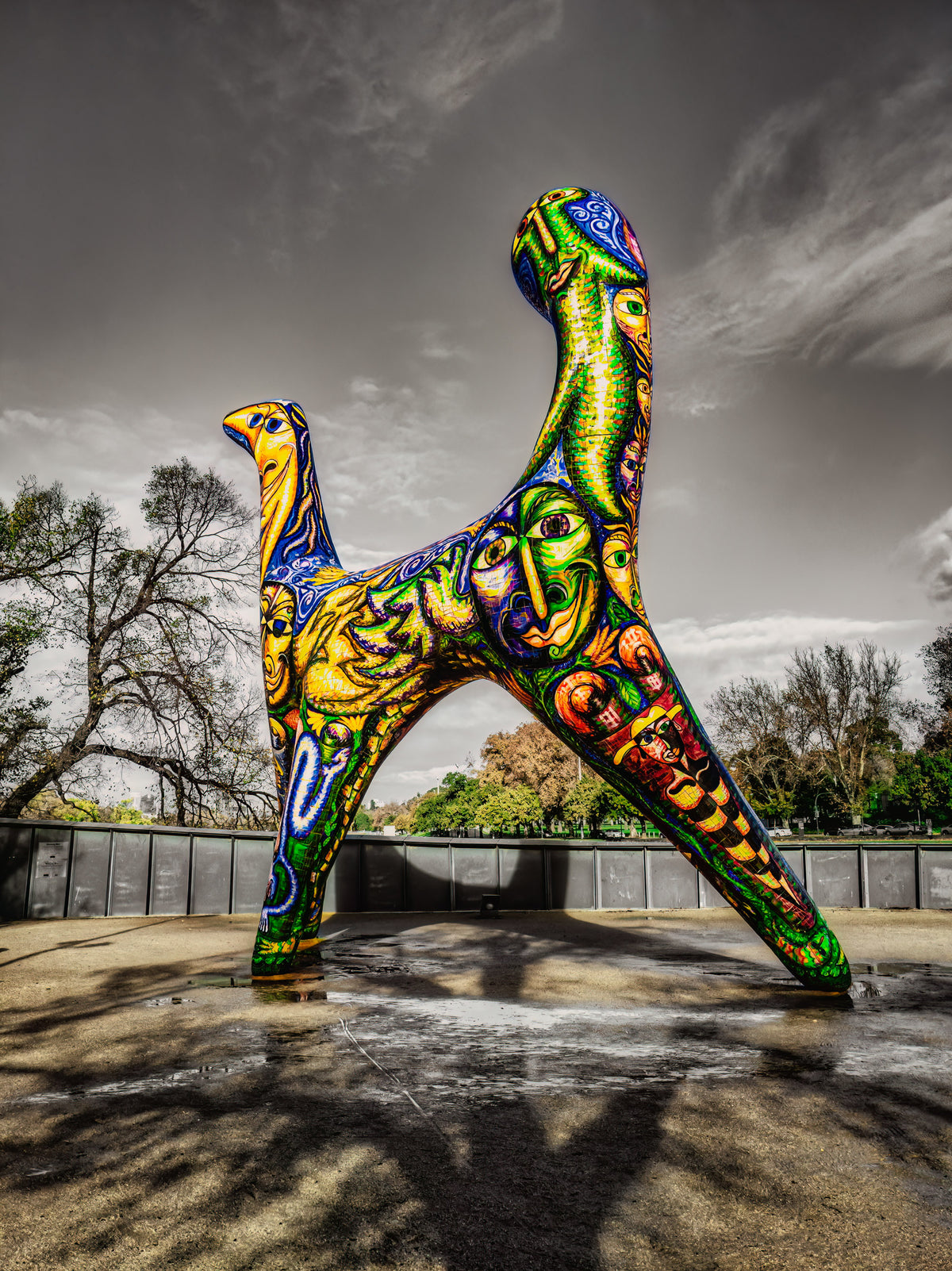 Melbourne Statue Color Splash image 0