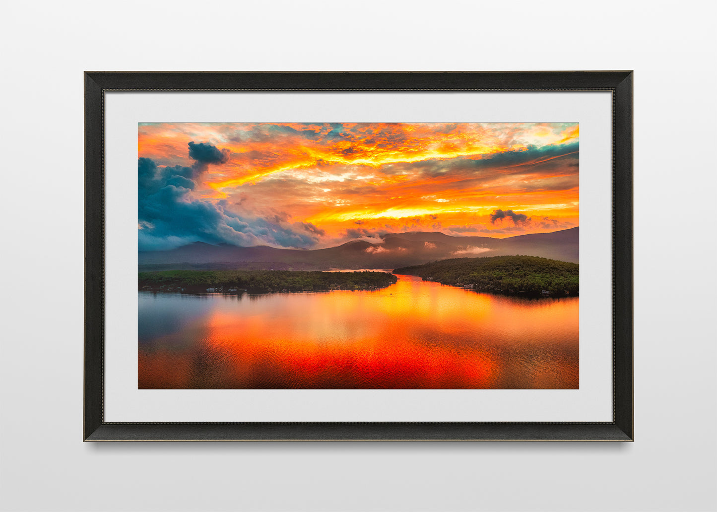 Cielo ardiente sobre Lake Placid