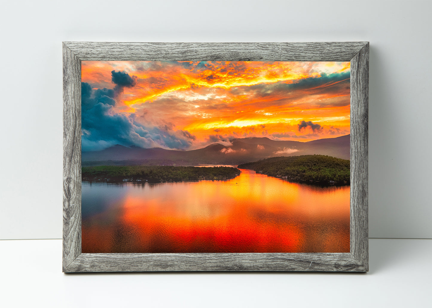 Cielo ardiente sobre Lake Placid
