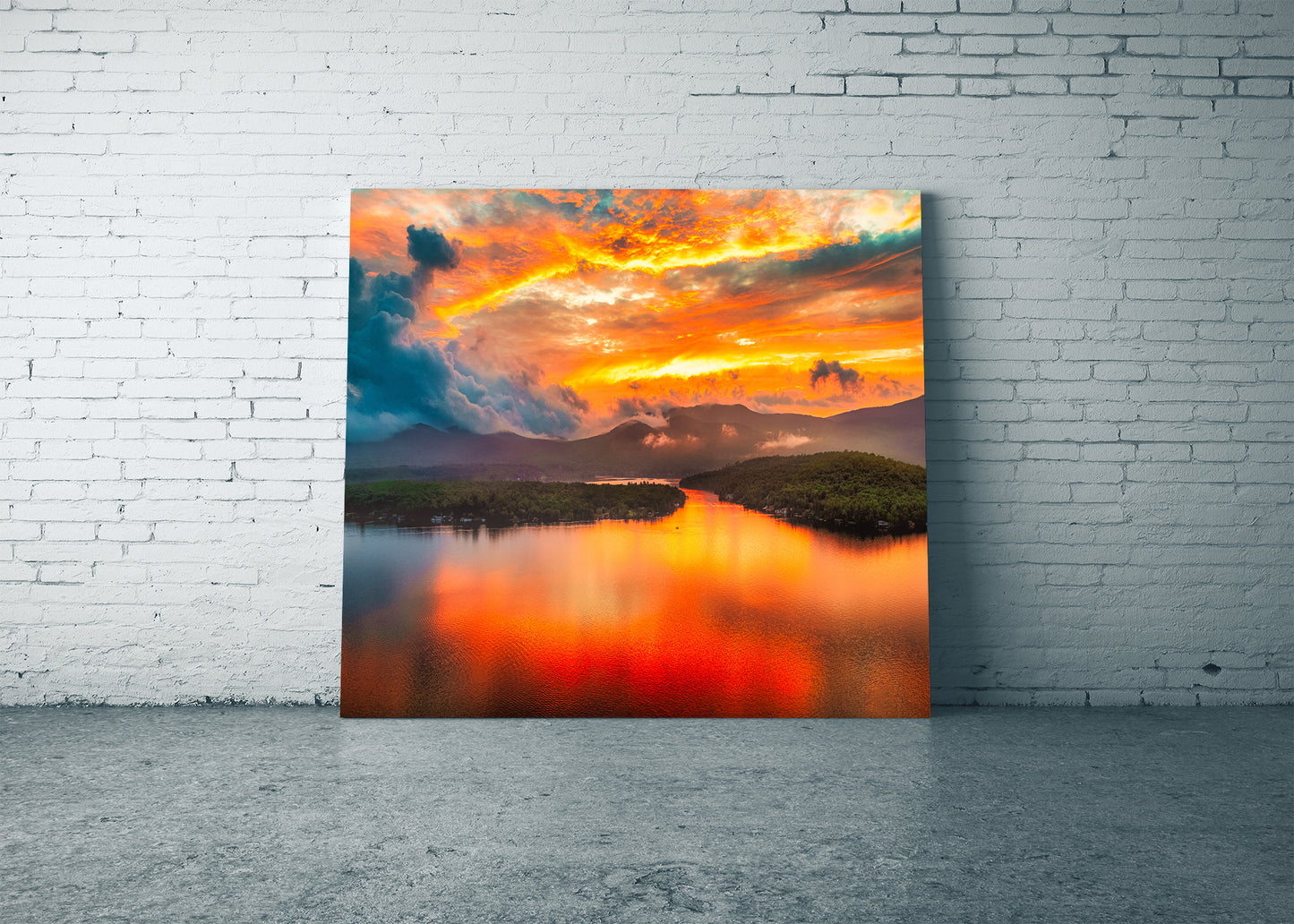 Cielo ardiente sobre Lake Placid