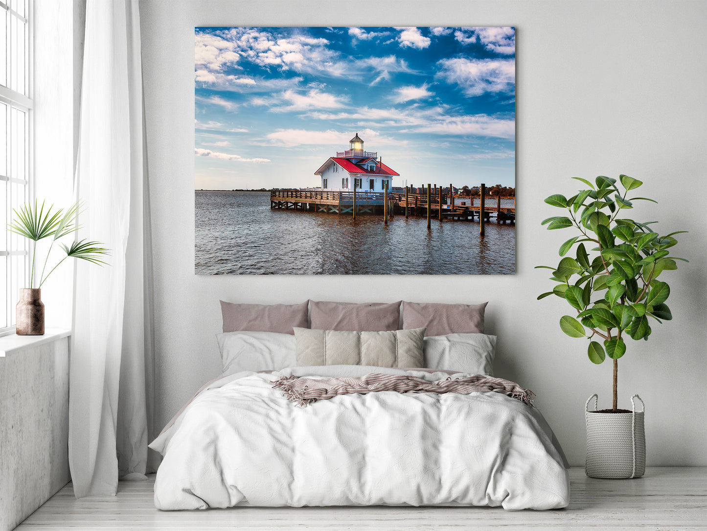 Vista del faro de Roanoke Marshes