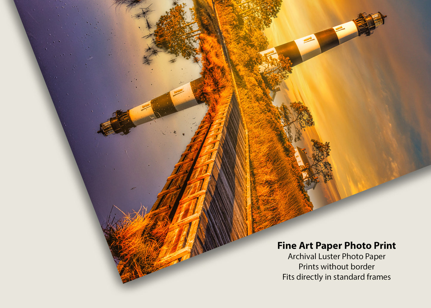 Amanecer en el faro de la isla de Bodie