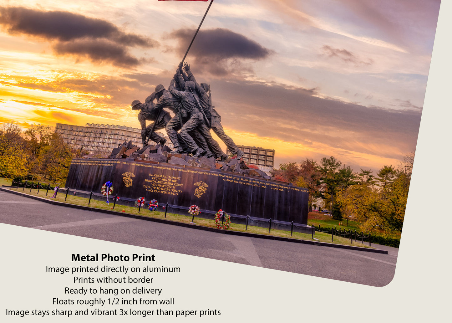 Atardecer en el Monumento de Guerra del Cuerpo de Marines de EE. UU.