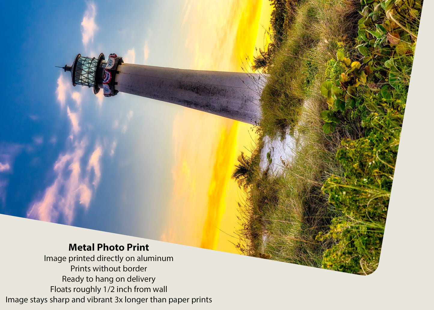 Retrato del atardecer en el faro de Cabo Florida