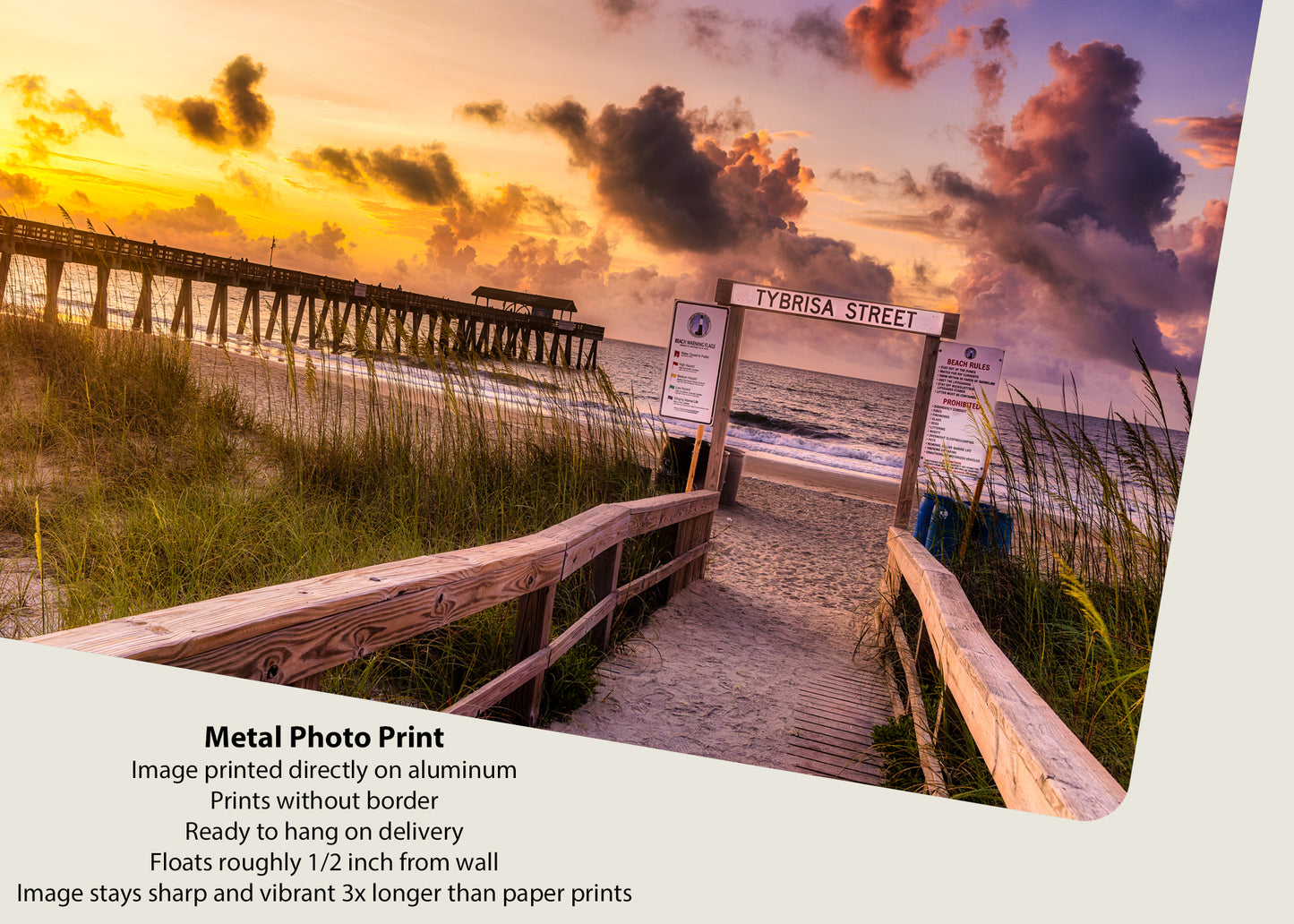 Amanecer en la playa en la calle Tybrisa