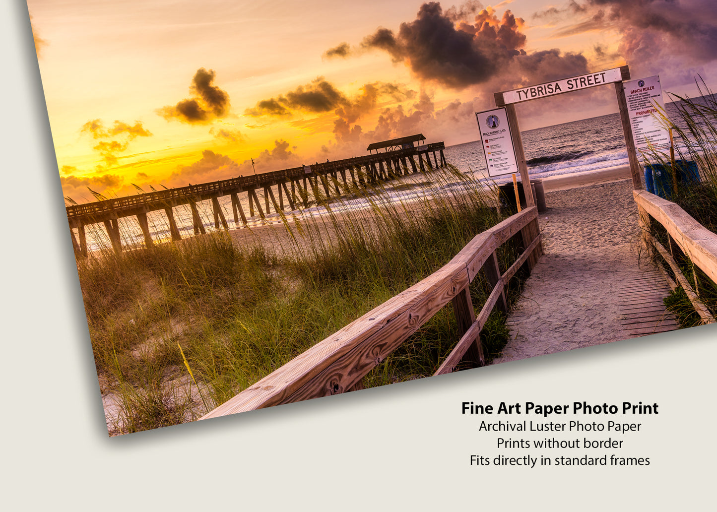 Amanecer en la playa en la calle Tybrisa
