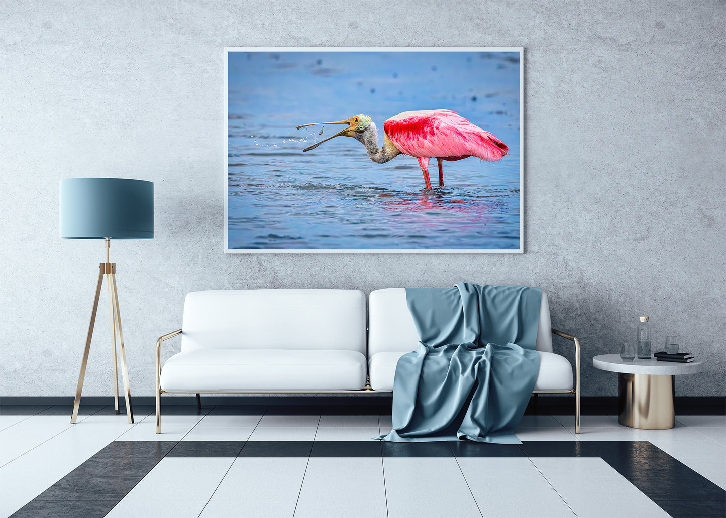 Atrapando la cena con una espátula rosada