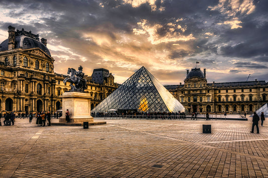 Finding Louvre in Paris image 0