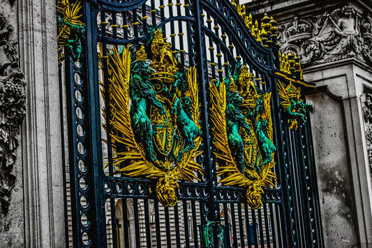 Gates of Buckingham Palace image 0