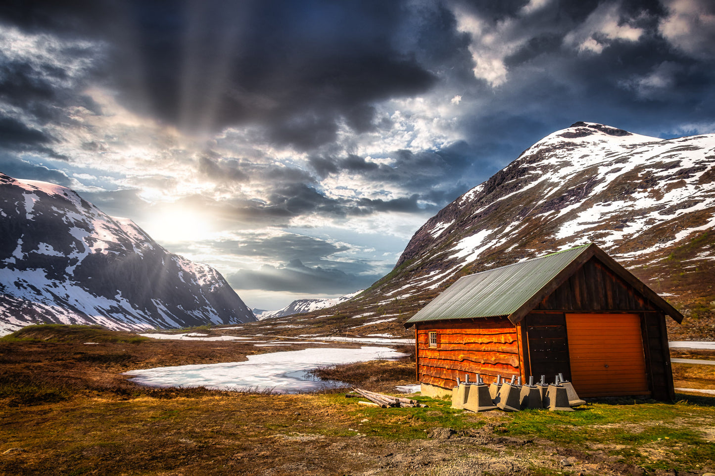 Norwegian Fjord Cabin image 0