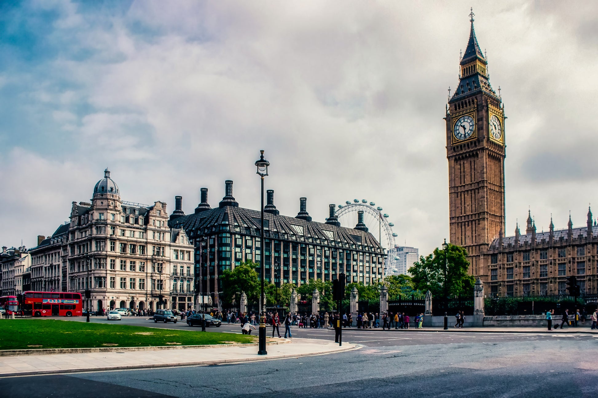 Big Ben on a Cloudy Day image 0